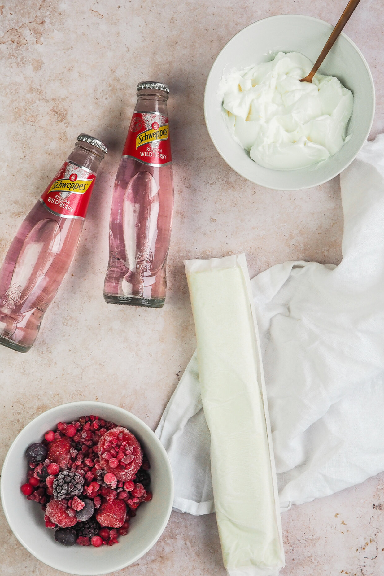 Blätterteigtaschen mit Beeren | Schweppes Deutschland