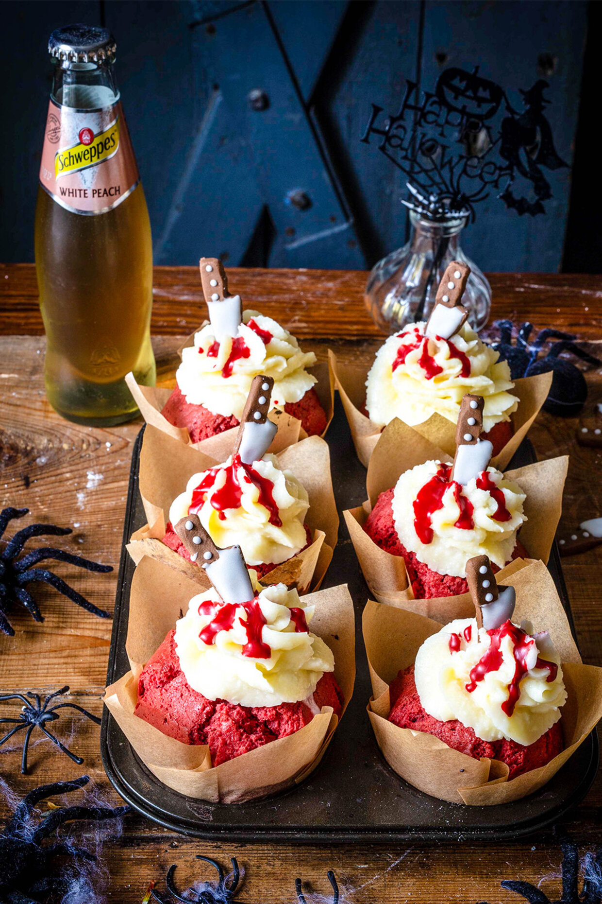 Red Velvet Cupcakes | Schweppes Deutschland