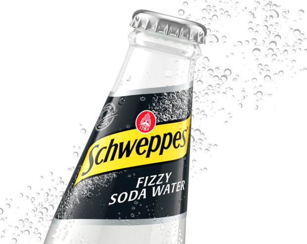 Erfrischendes Schweppes Soda Water mit Kohlensäure.